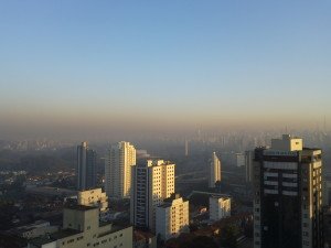 Camada de poluição em São Paulo (Foto por  Atitude Eco)